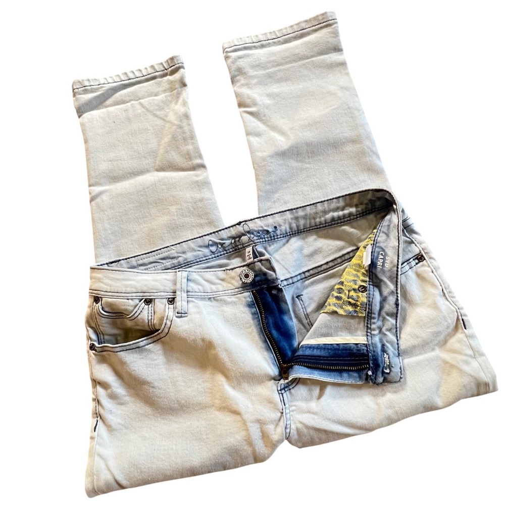 Chip Pepper Women SYD Capri Jeans Size 30 Light Wash Distressed Pineapple Pocket